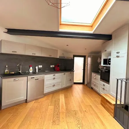 Petite Maison De Village En Bord De Feriehus