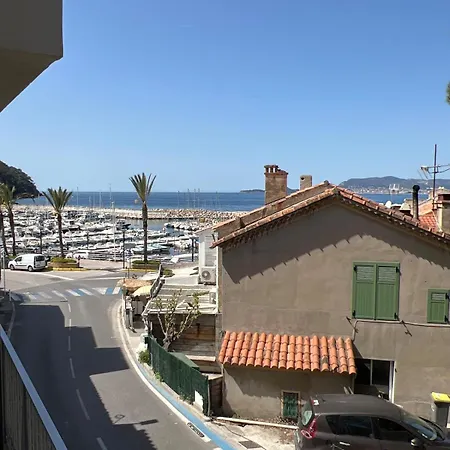 بيت للعطل Petite Maison De Village En Bord De